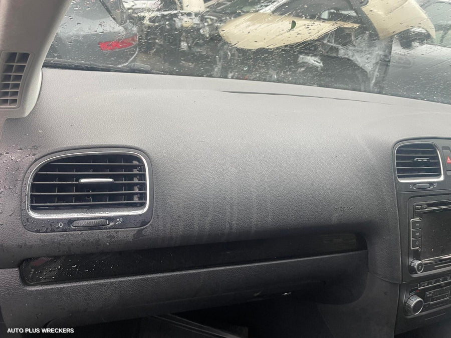 2009 Volkswagen Golf Right Taillight