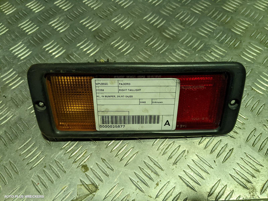 1997-2000 Mitsubishi Pajero Right Taillight