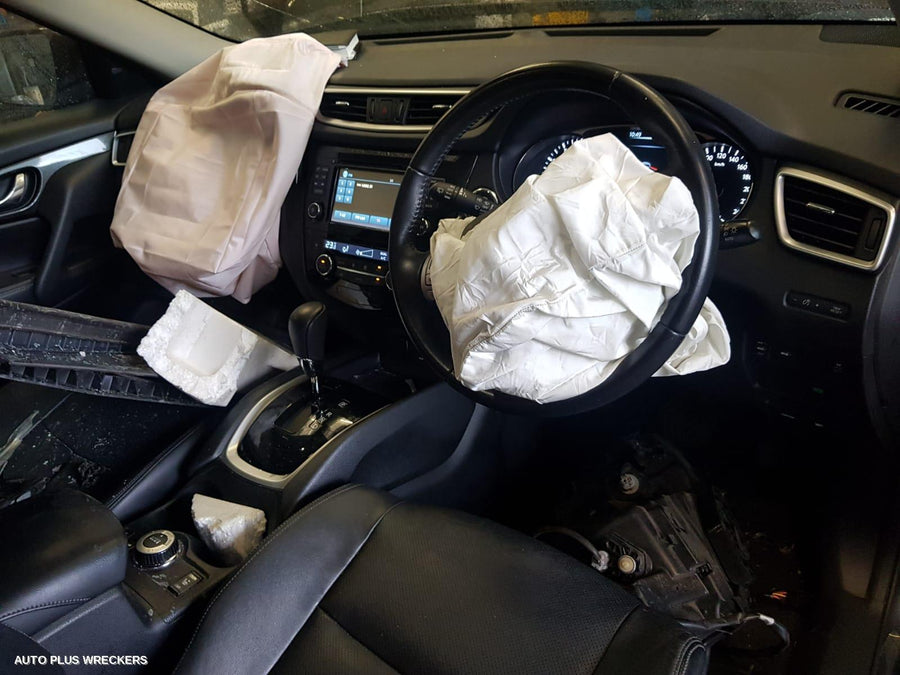 2015 Nissan Xtrail Rear Garnish