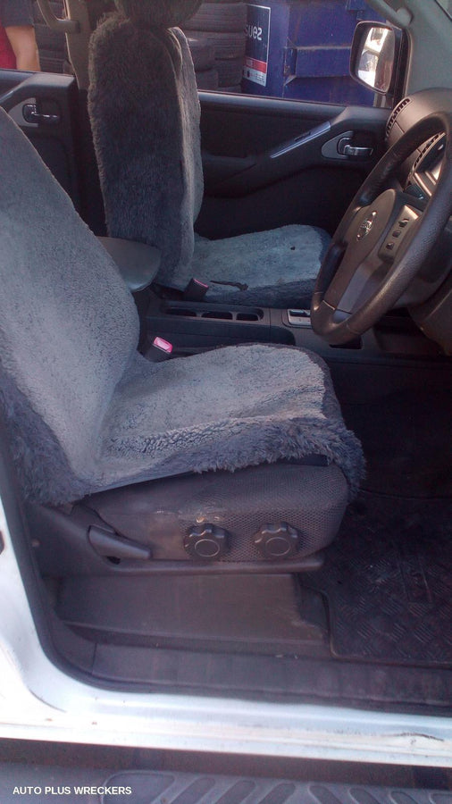 2007 Nissan Navara Side Step Skirt