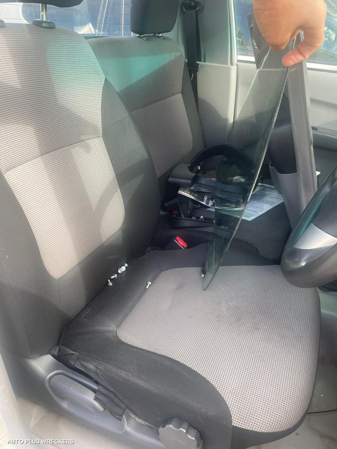 2014 Mitsubishi Triton Left Front Window Reg Motor