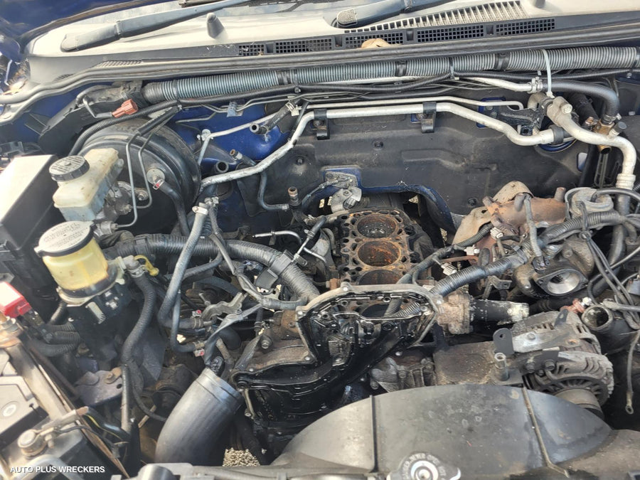 2009 NISSAN NAVARA BONNET HINGE STRUT