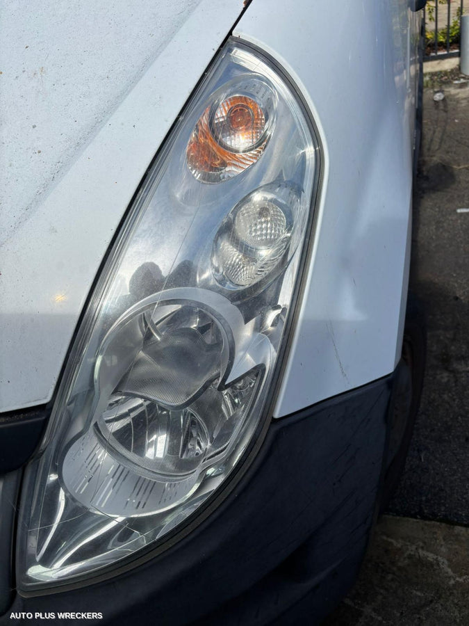 2015 Renault Master Right Headlamp