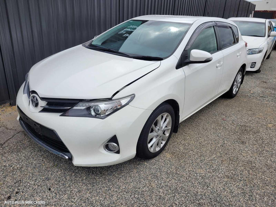 2015 Toyota Corolla Right Taillight