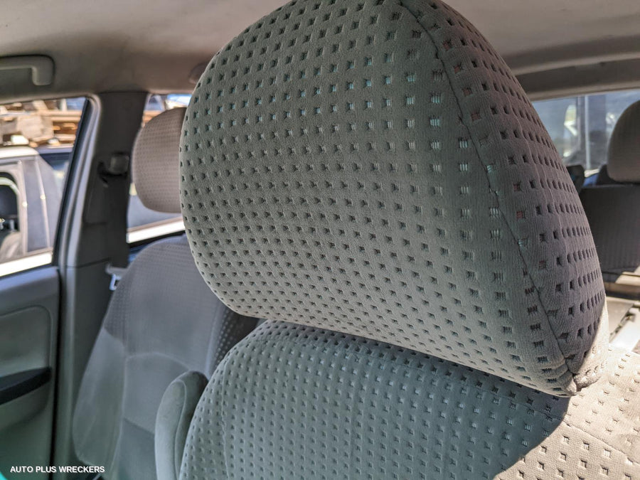 2005 Mitsubishi Grandis Bonnet