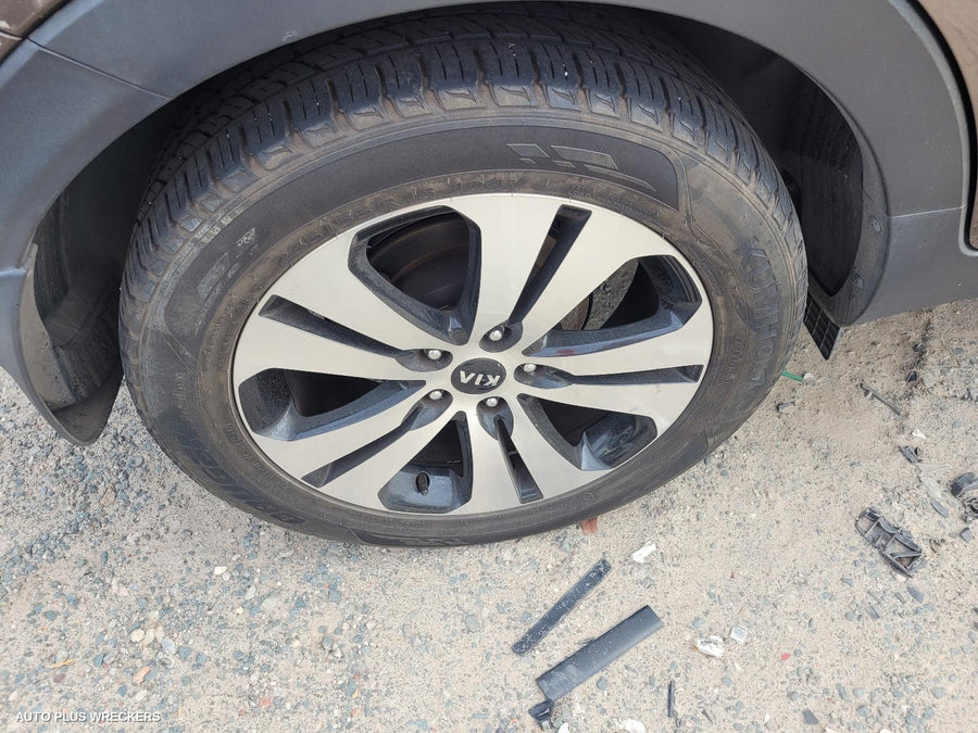 2011 Kia Sportage Left Taillight