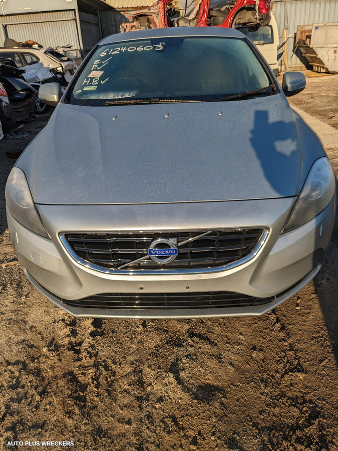 2013-2019 Volvo S40 Right Rear Door Sliding
