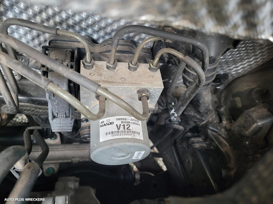 2012 Hyundai I40 Left Front Window Reg Motor