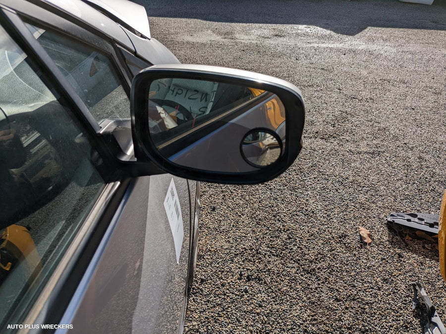 2012 Honda Insight Right Guard