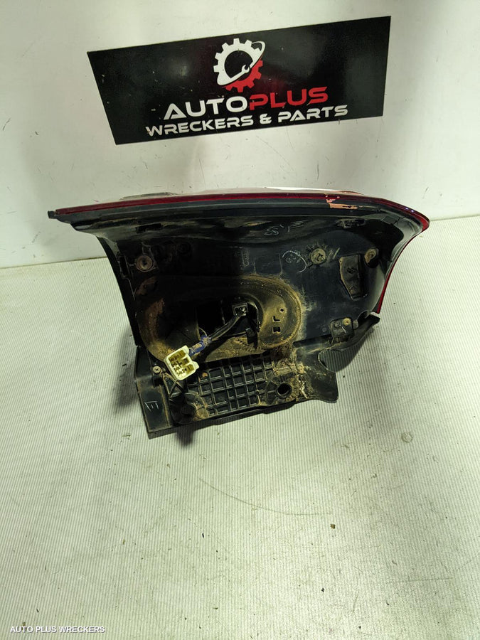 2009 Toyota Landcruiser Right Taillight