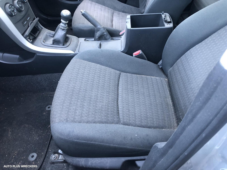 2009 TOYOTA COROLLA WASHER BOTTLE