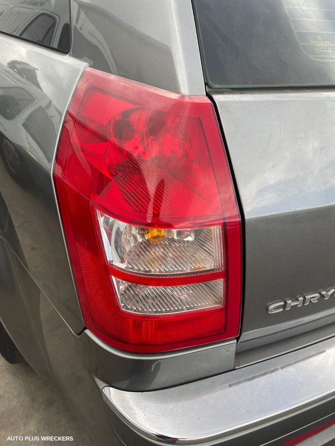 2008 Chrysler 300c Left Rear Door Window