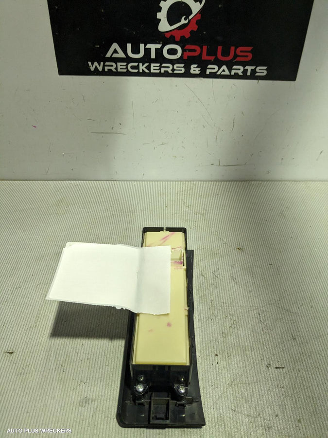 2014 Isuzu Dmax Pwr Dr Wind Switch