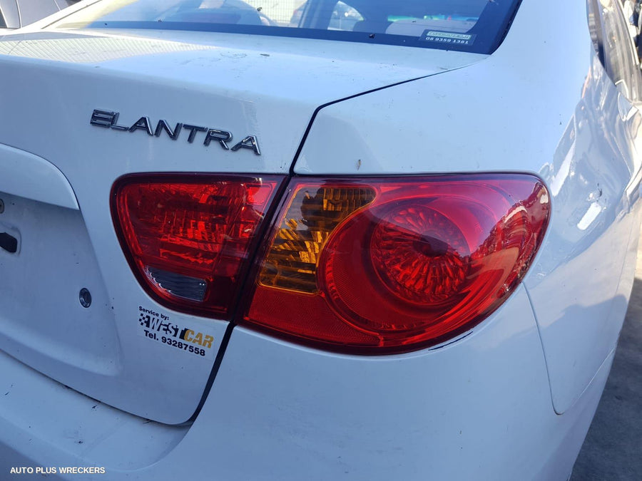 2007 Hyundai Elantra Right Taillight