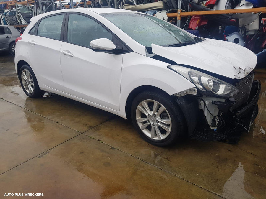 2014 Hyundai I30 Left Front Window Reg Motor