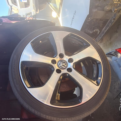 2012-2017 Volkswagen Golf Wheel Mag