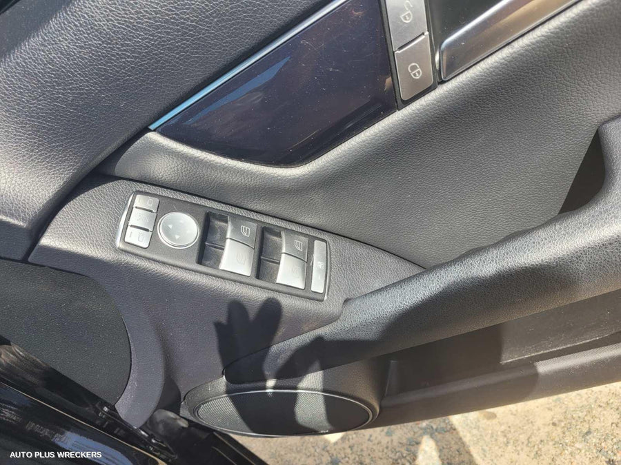 2011 Mercedes C Class Left Front Door