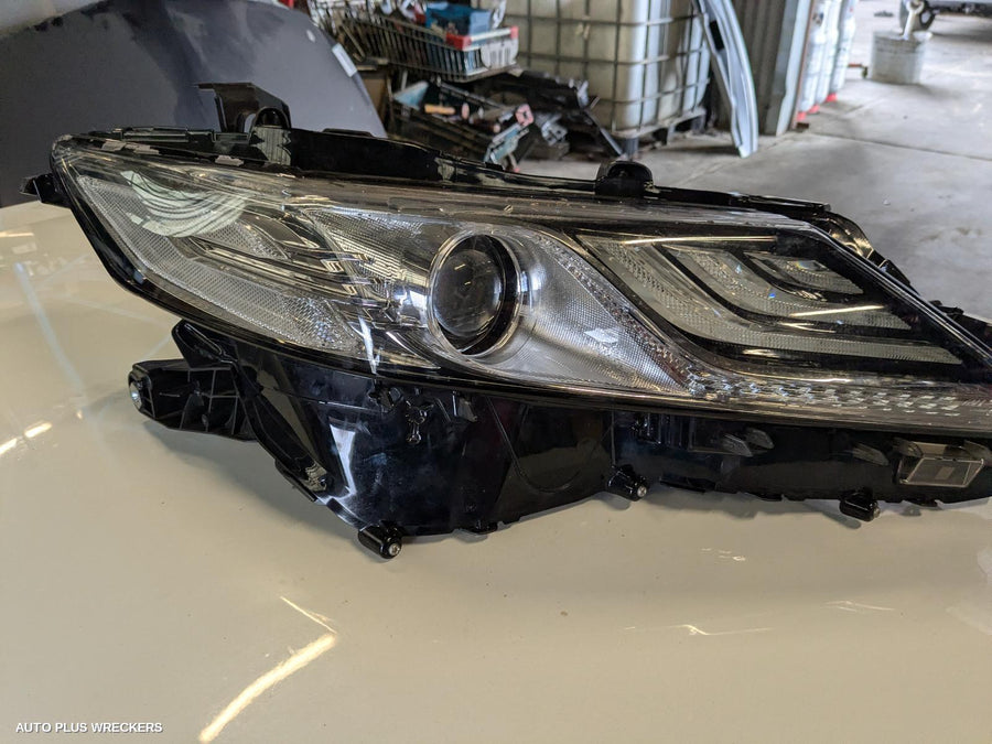 2017-2020 Toyota Camry Right Headlamp