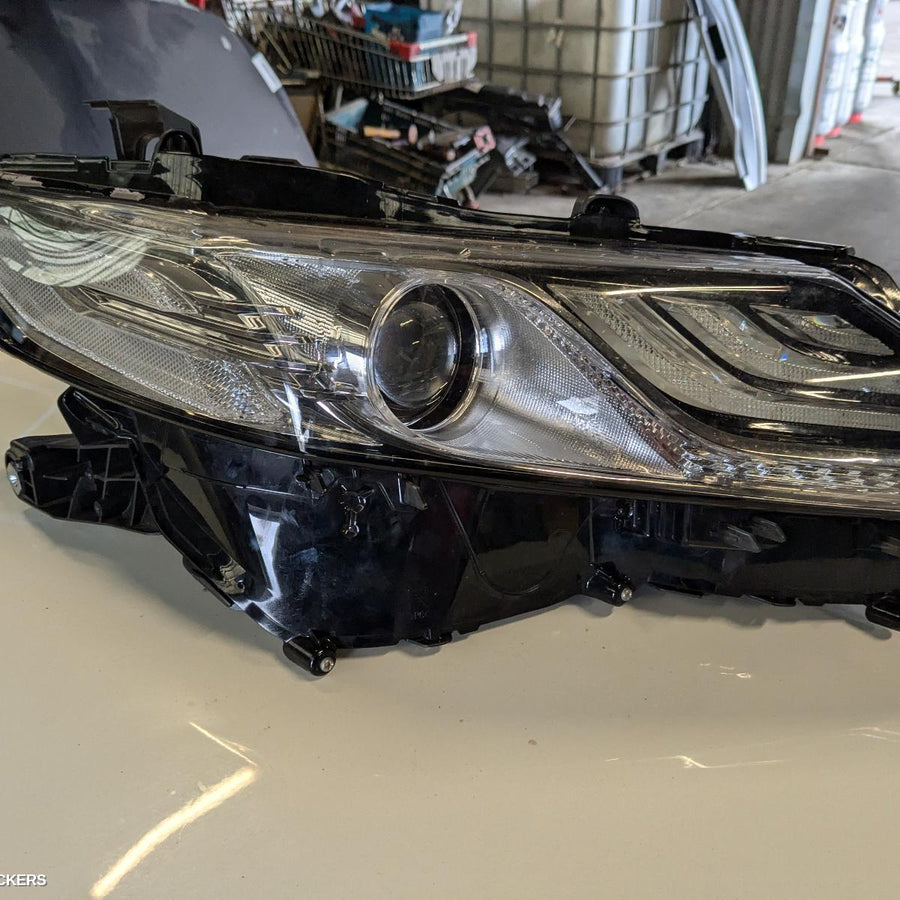 2017-2020 Toyota Camry Right Headlamp