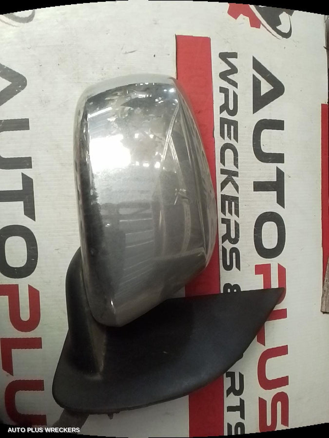 2005-2007 Nissan Pathfinder Right Door Mirror