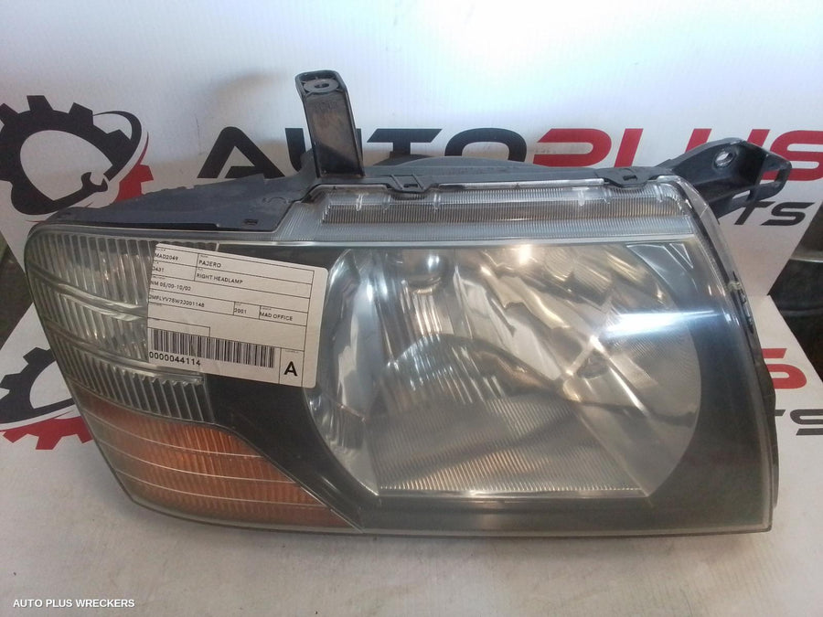 2000-2002 Mitsubishi Pajero Right Headlamp