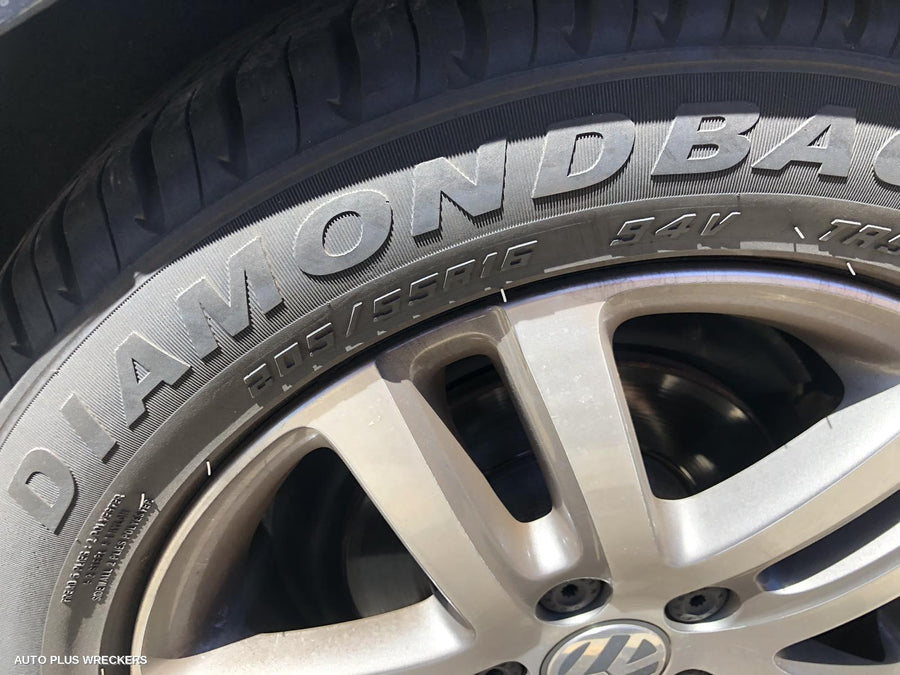 2009 Volkswagen Jetta Left Front Door Window