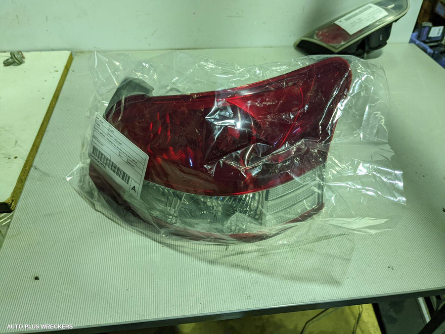2013 Toyota Yaris Right Taillight