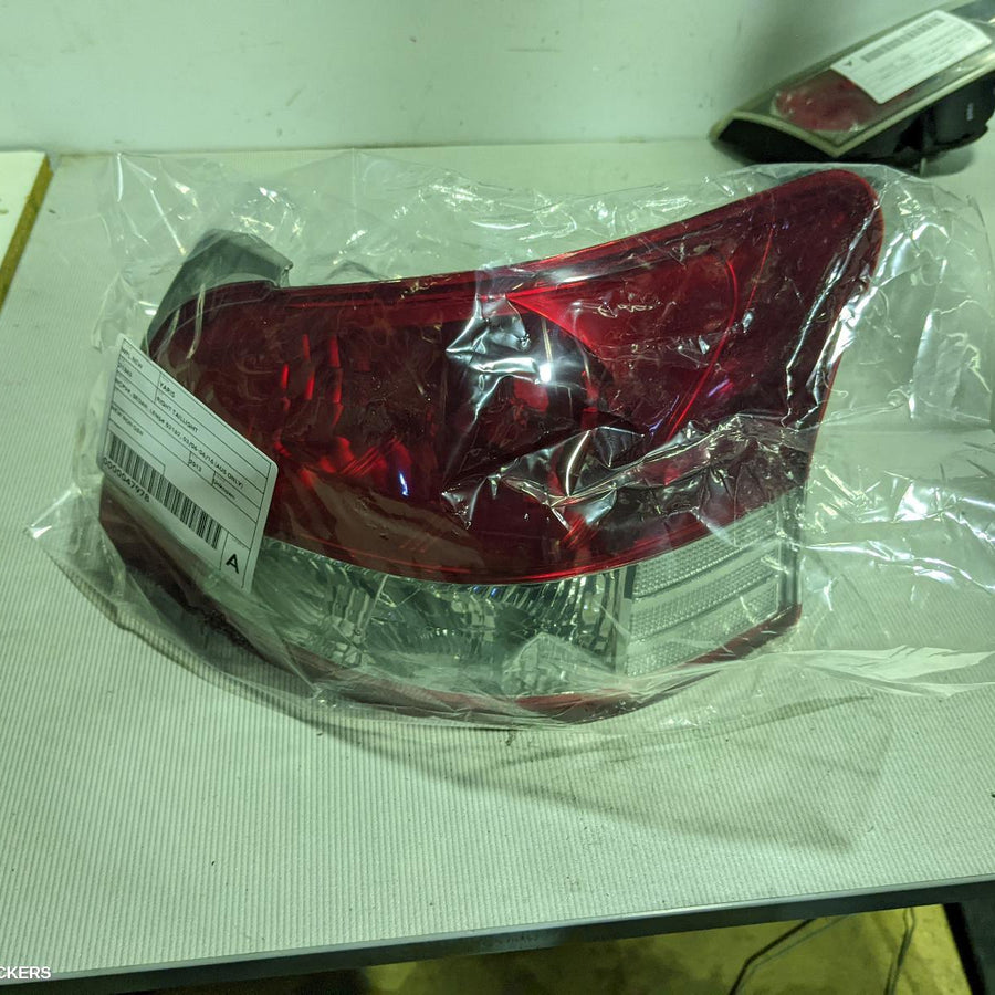 2013 Toyota Yaris Right Taillight