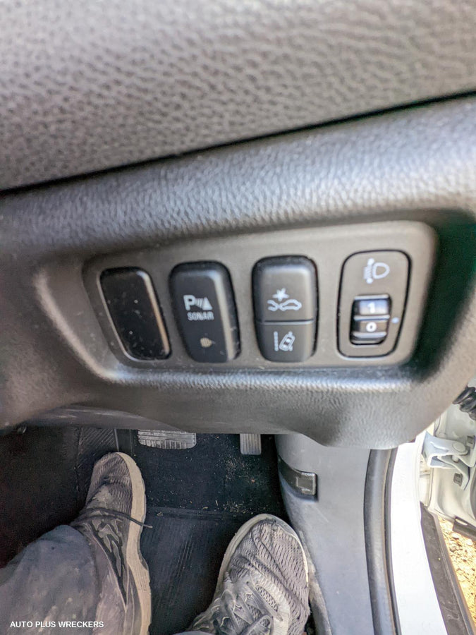 2019 Mitsubishi Asx Right Rear Door Window