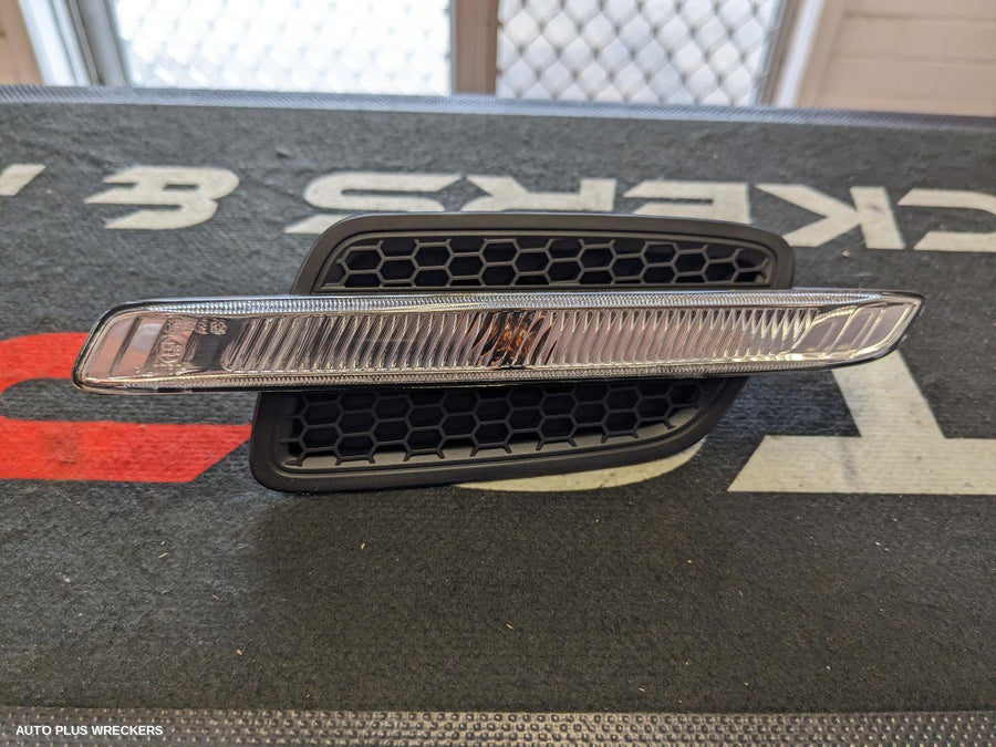 2010 Holden Commodore Right Indicator Fog Side