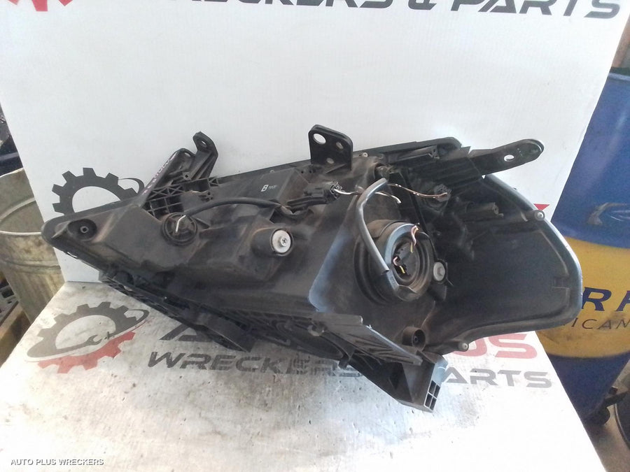 2007 Nissan Tiida Right Headlamp