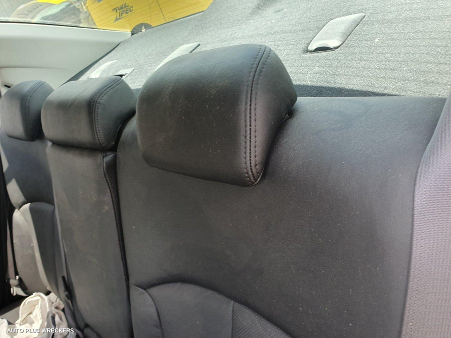 2011 Subaru Liberty Right Rear Door Sliding