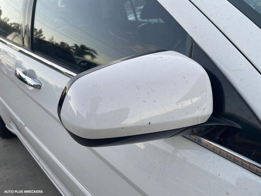 2009 Chrysler Sebring Left Taillight