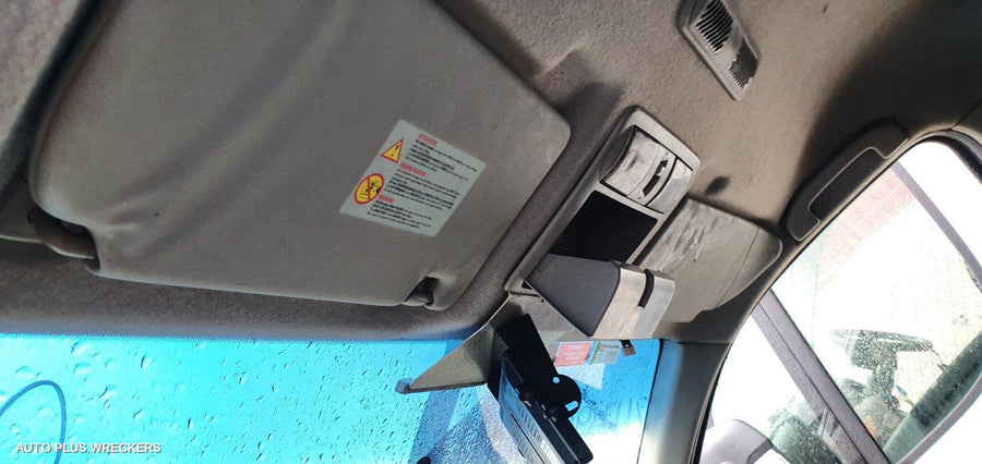 2013 Nissan Navara Right Front Door Window