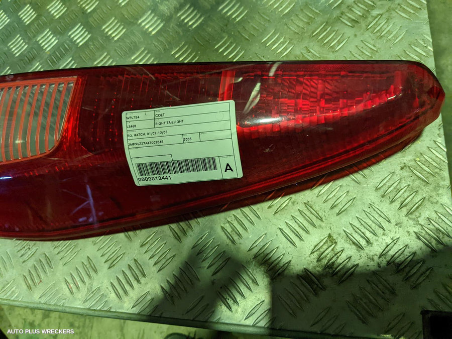 2005 Mitsubishi Colt Right Taillight