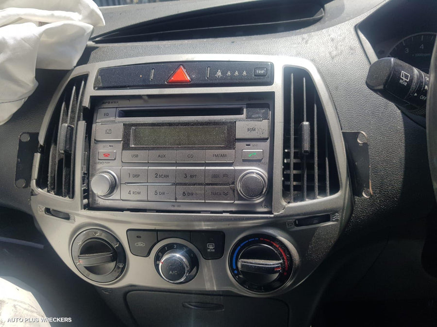 2014 Hyundai I20 Left Front Window Reg Motor