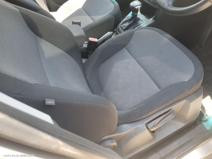 2012 Skoda Yeti Left Door Mirror