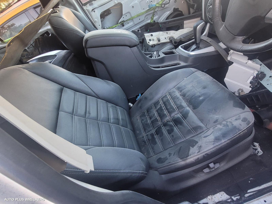 2017 Isuzu Mu-x Right Front Door Window