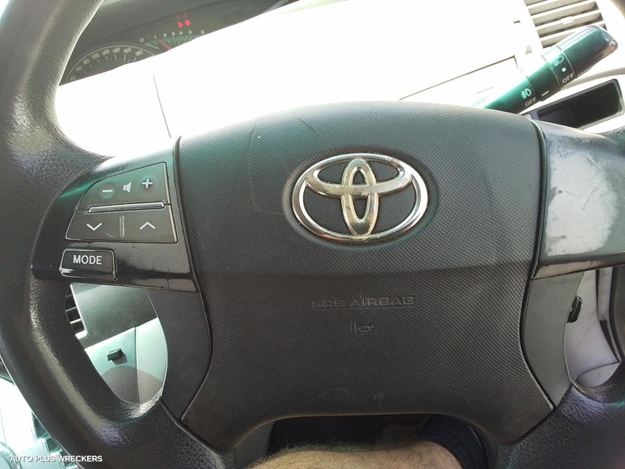 2006 Toyota Tarago Right Front Hub Assembly