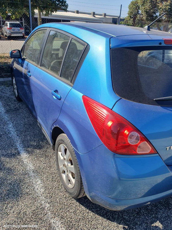 2006 Nissan Tiida Grille