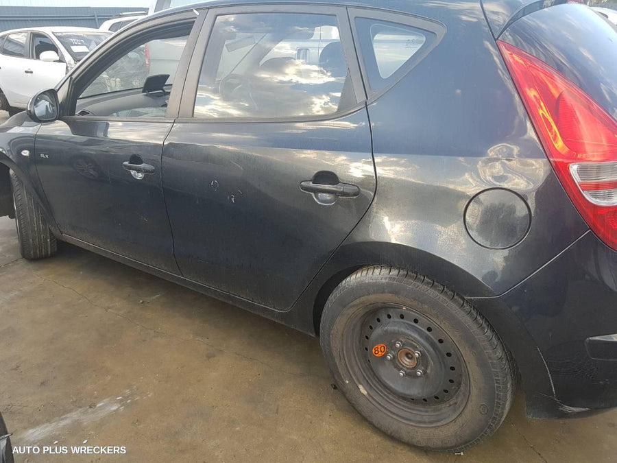 2008 HYUNDAI I30 RIGHT REAR DOOR WINDOW