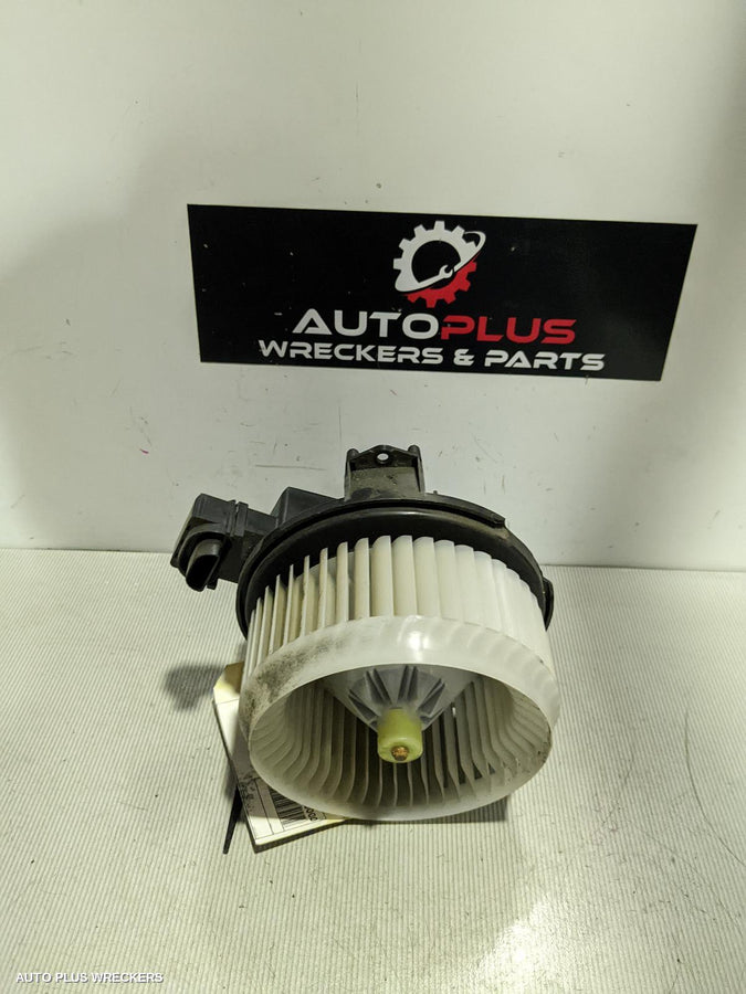 2014 Toyota Corolla Heater Fan Motor