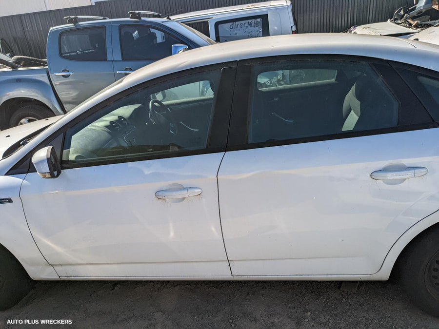 2014 Ford Mondeo Right Rear Door Sliding