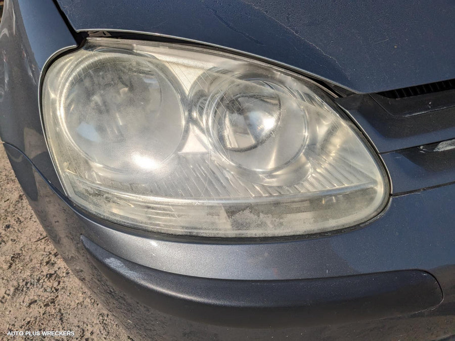 2005 Volkswagen Golf Right Taillight