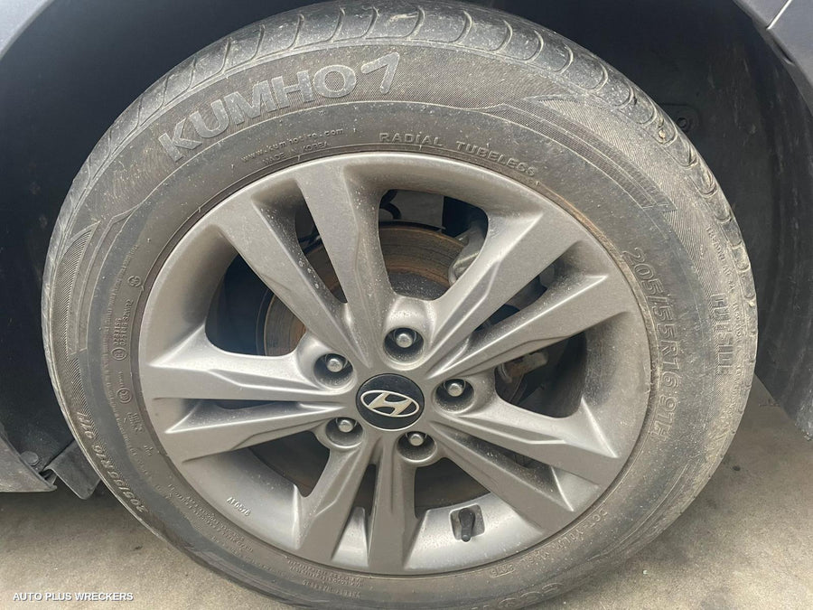 2017 Hyundai Elantra Right Front Door Window