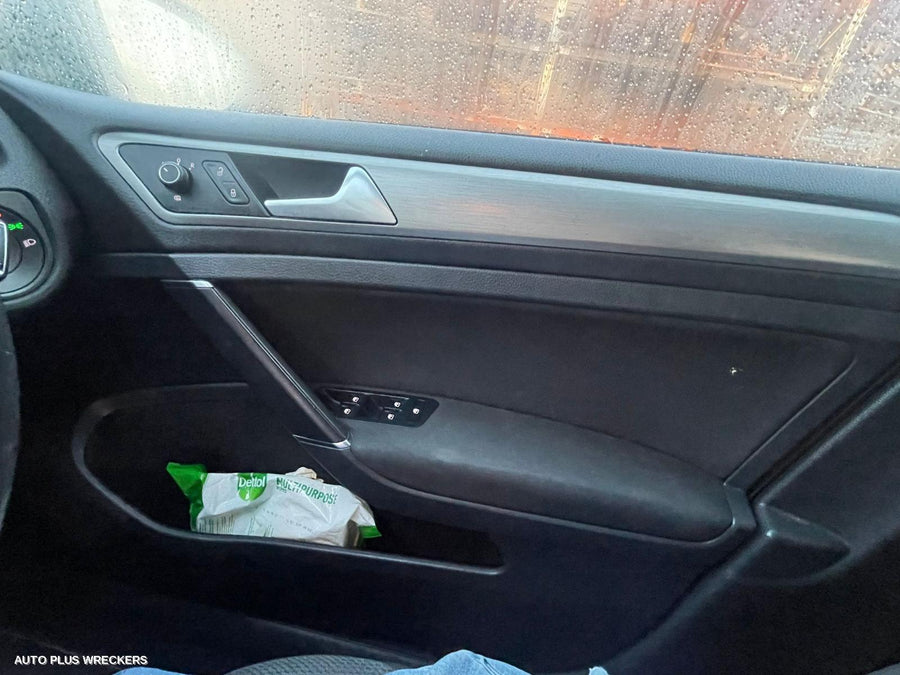 2016 Volkswagen Golf Right Front Door Window