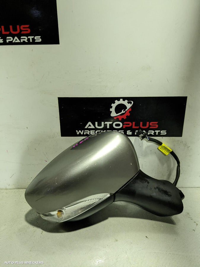 2013-2016 Renault Clio Right Door Mirror