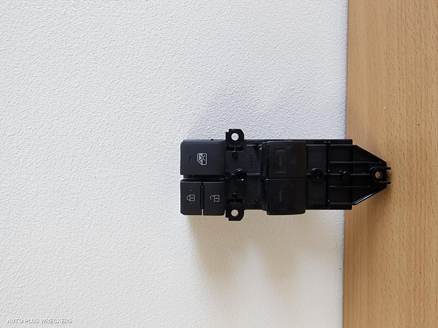 2019-2025 Toyota Hiace Pwr Dr Wind Switch