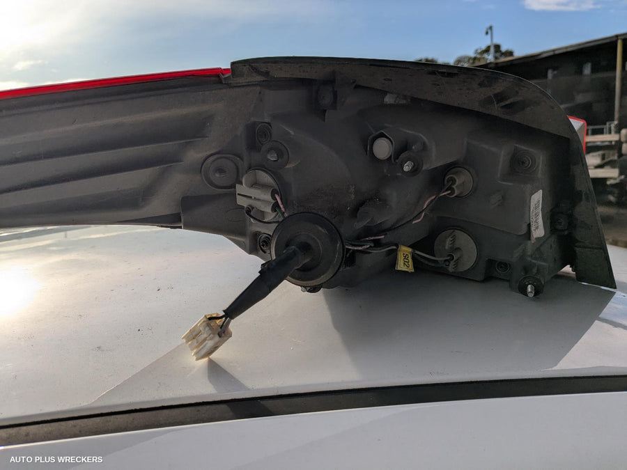 2013 Hyundai Elantra Right Taillight