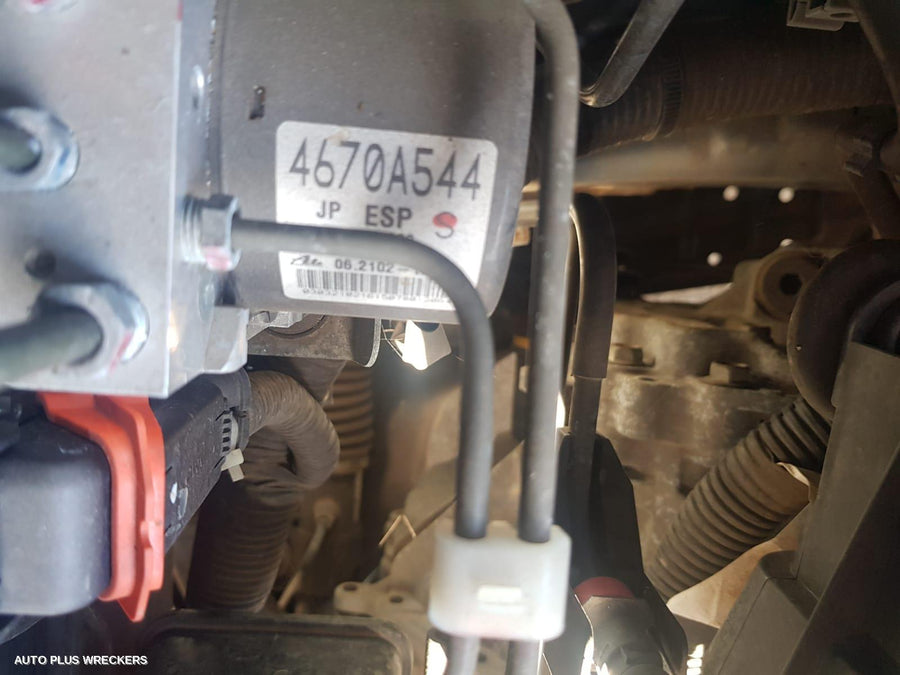 2010 Mitsubishi Outlander Washer Bottle